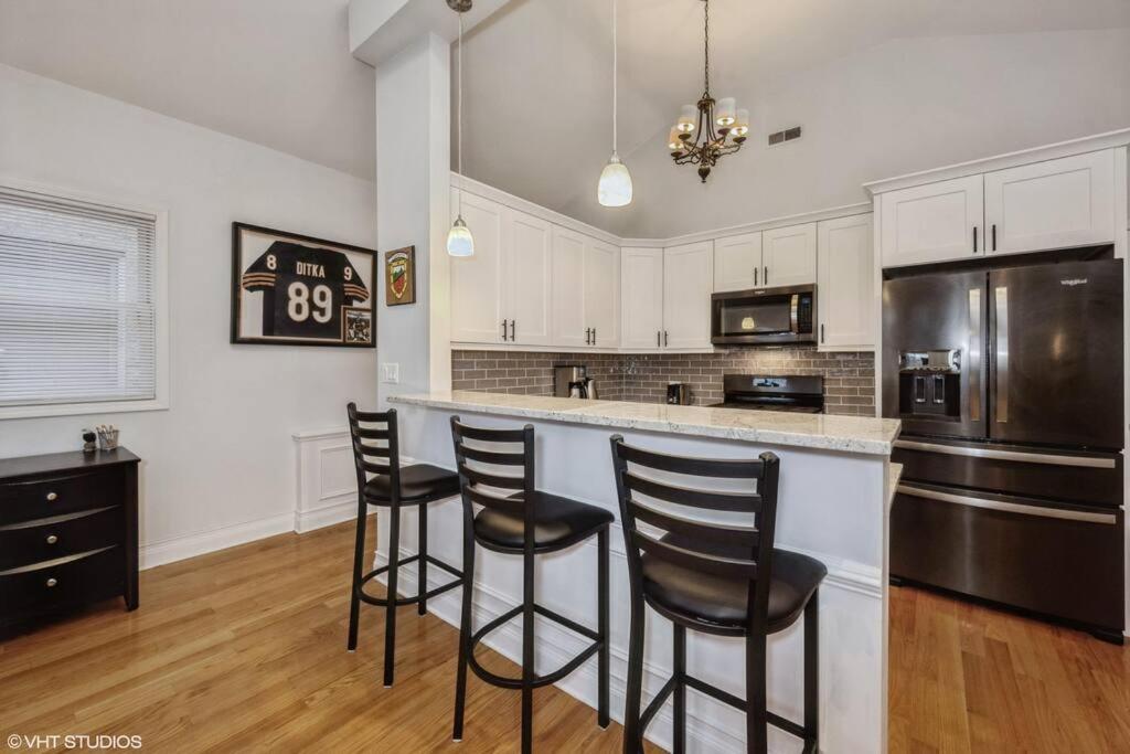 2-Bed 2-Bath Apt - Close To Uc W/ Free Parking Chicago Ngoại thất bức ảnh